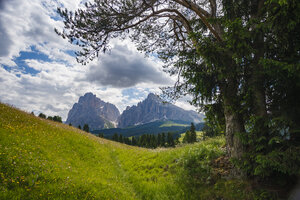 Majestueuze Dolomieten onder dramatische lucht