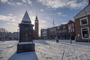 Winterse stilte op het marktplein van Zevenbergen