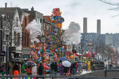 Grote optocht van ut Zeuvebultelaand