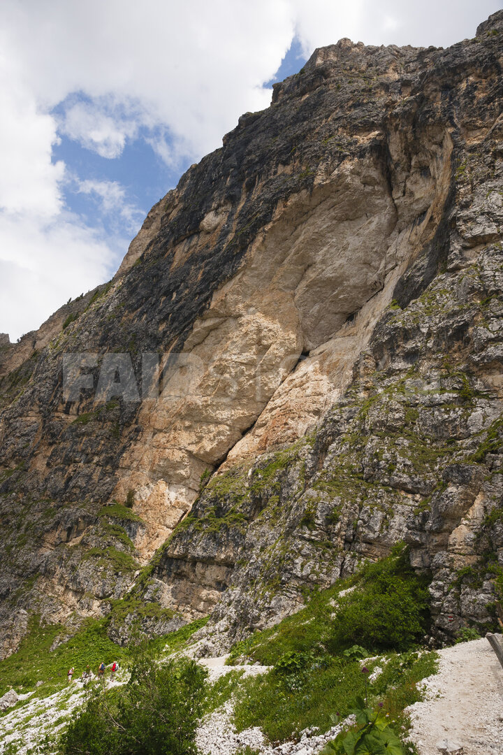 Indrukwekkende Dolomieten onder blauwe hemel