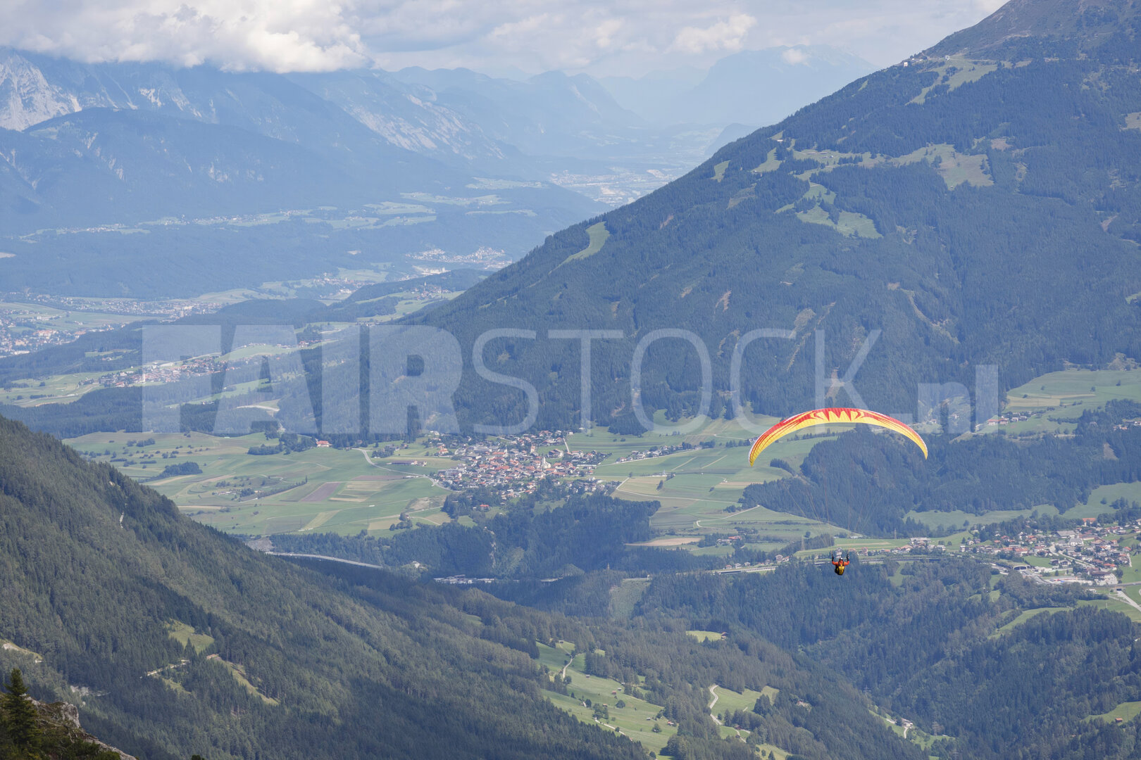Paragliders in Stubaital, Tirol