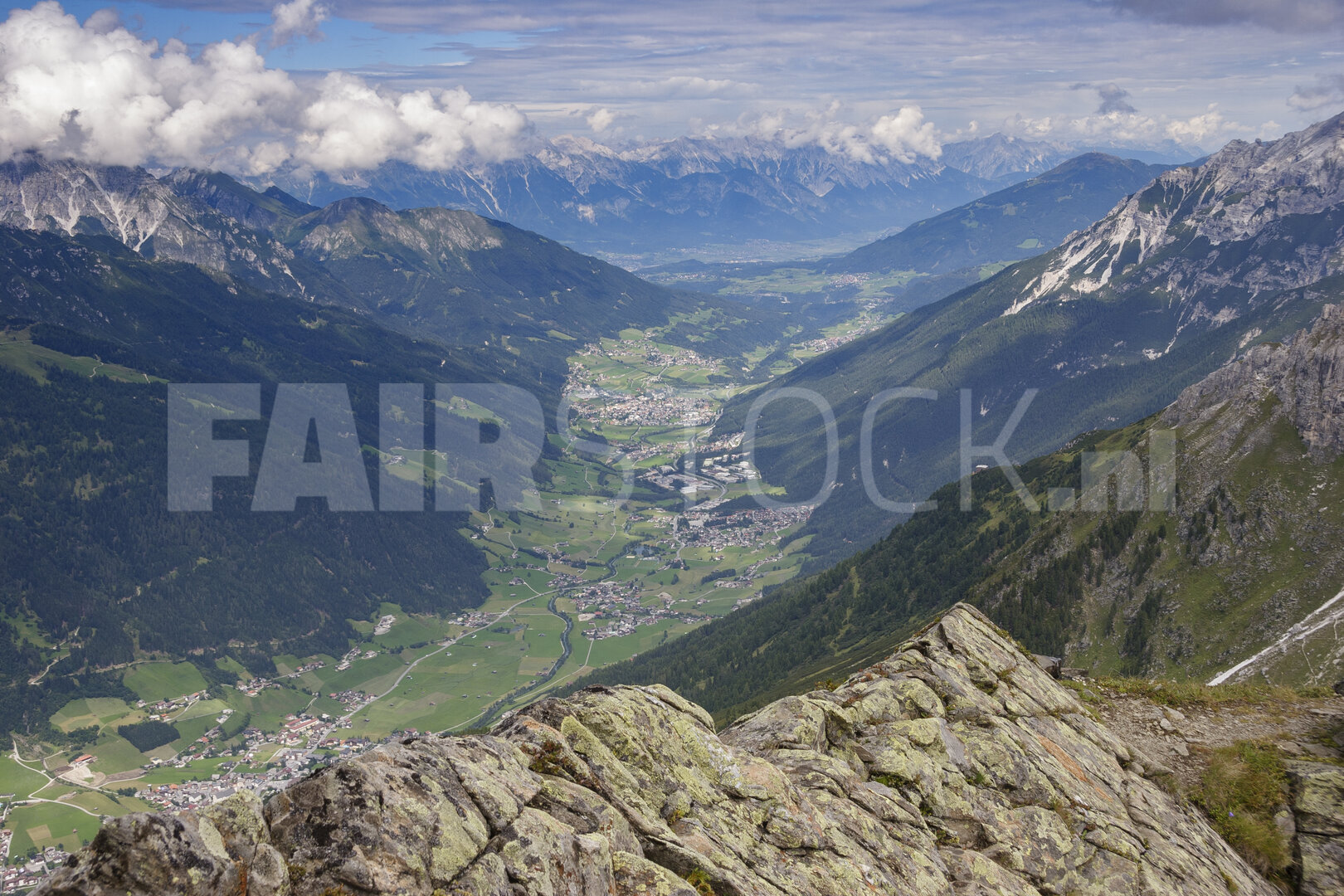 Uitzicht op het Stubaital in de Oostenrijkse Alpen