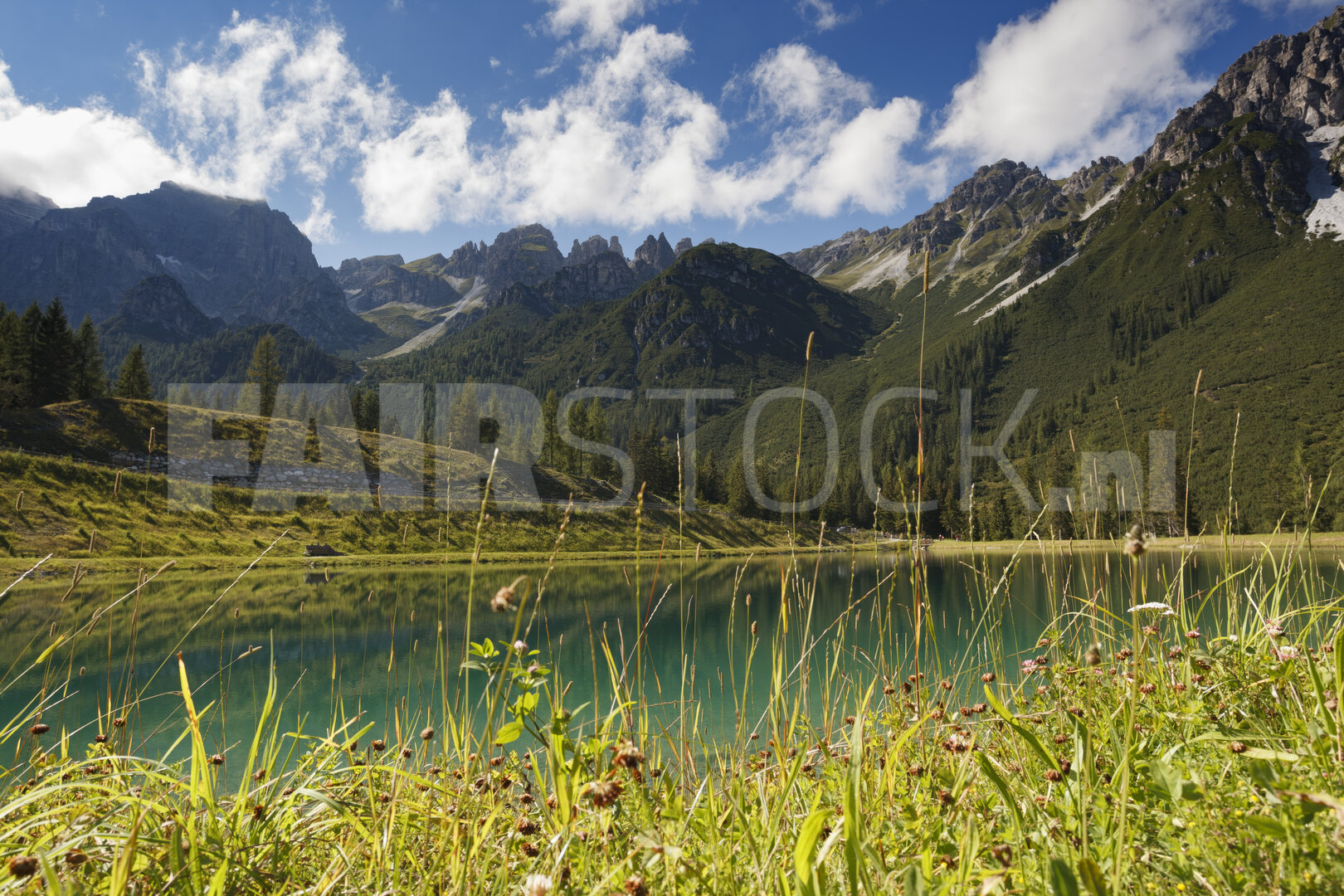 Panoramasee: Alpenbergen spiegelen in bergmeer