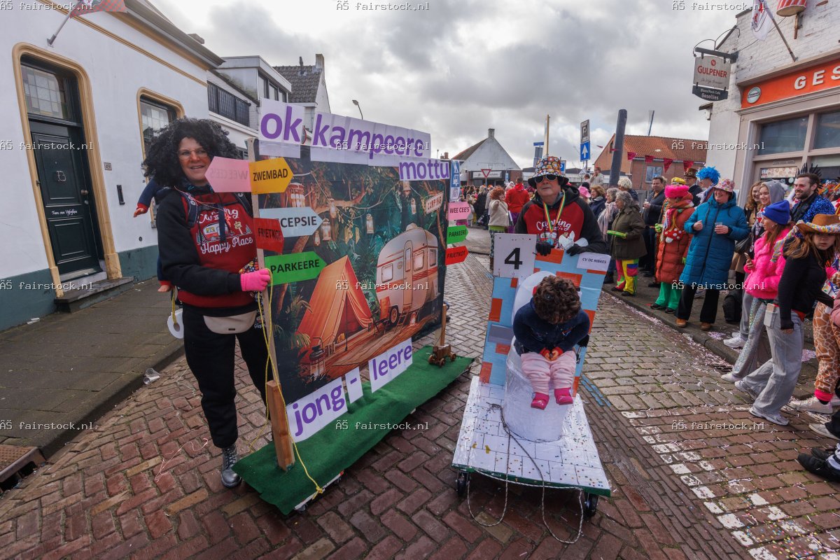 Grote optocht van ut Zeuvebultelaand
