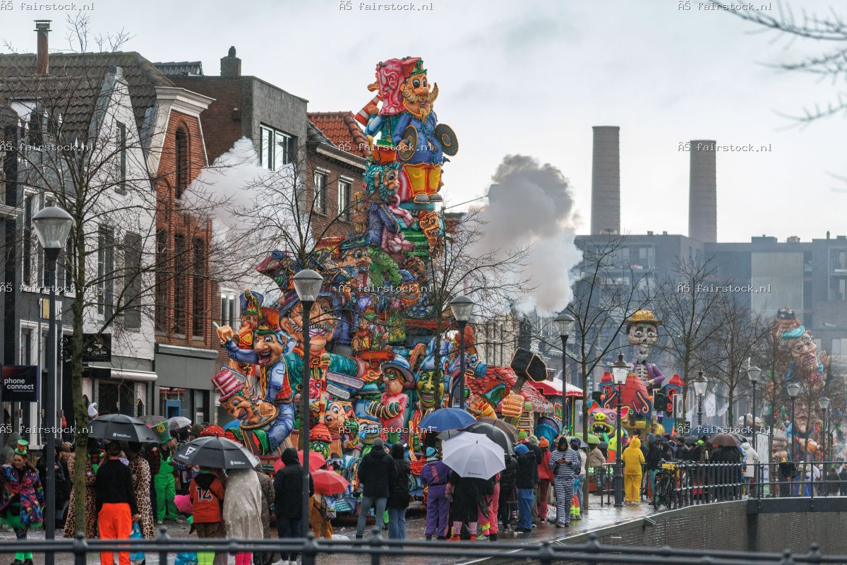 Grote optocht van ut Zeuvebultelaand